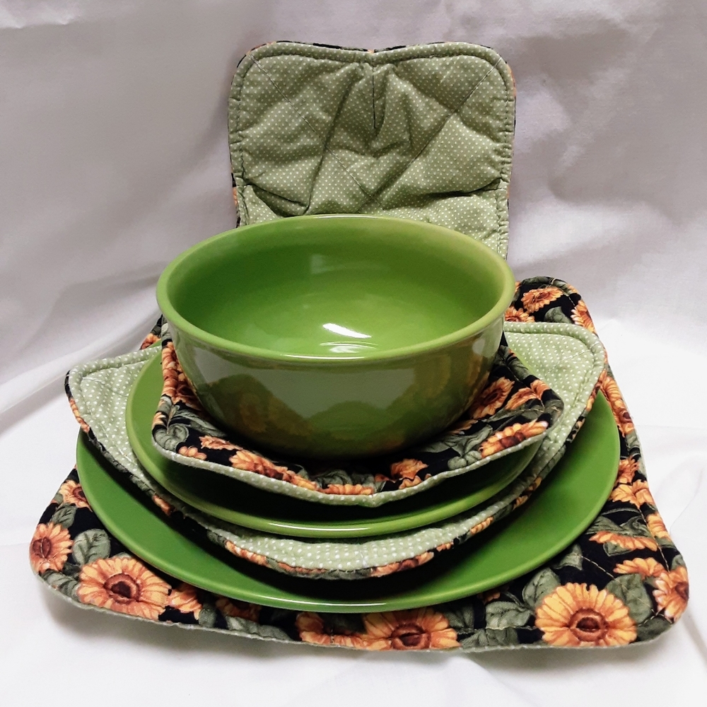 Microwave Bowl/Plate Pot Holders - Sunflower/Light Green Polka-dot